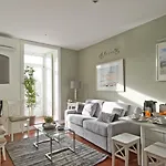 Colours Bairro Alto Апартаменты *